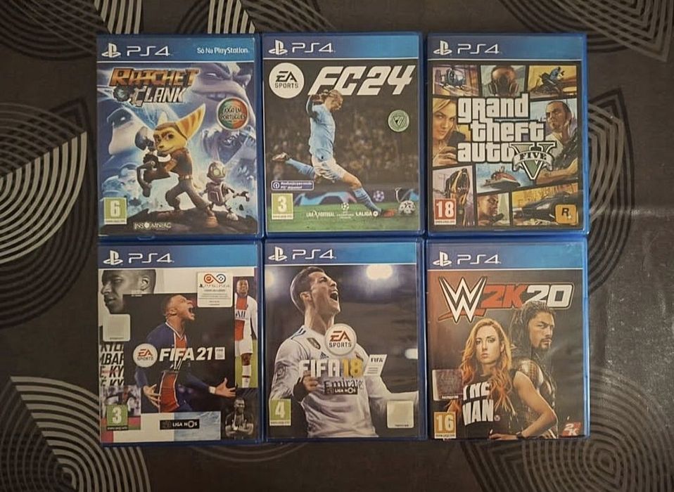 Pack PS4 500GB - Funcionamento Impecável (6 Jogos + 2 Comandos)