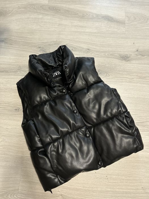 Шкіряна безрукавка від ZARA