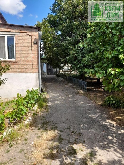 Продам будинок в на березі озера. с. Зелене Можна придбати за сертифікатом.