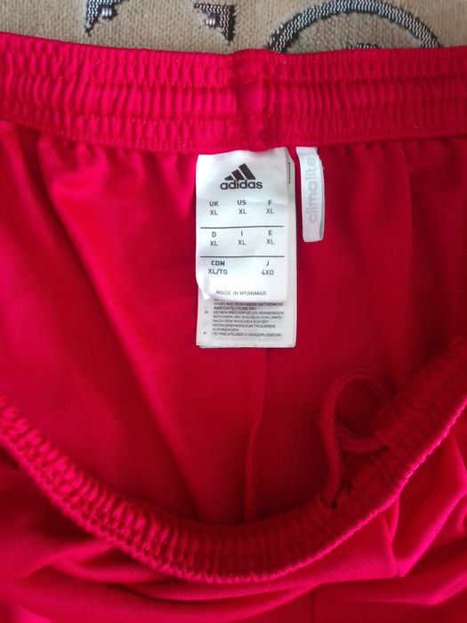 Продам мужские шорты adidas