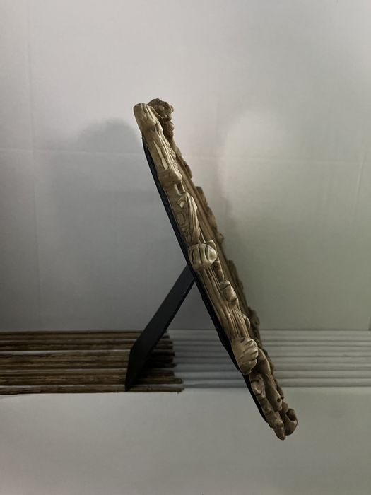 Espelho oval trabalhado