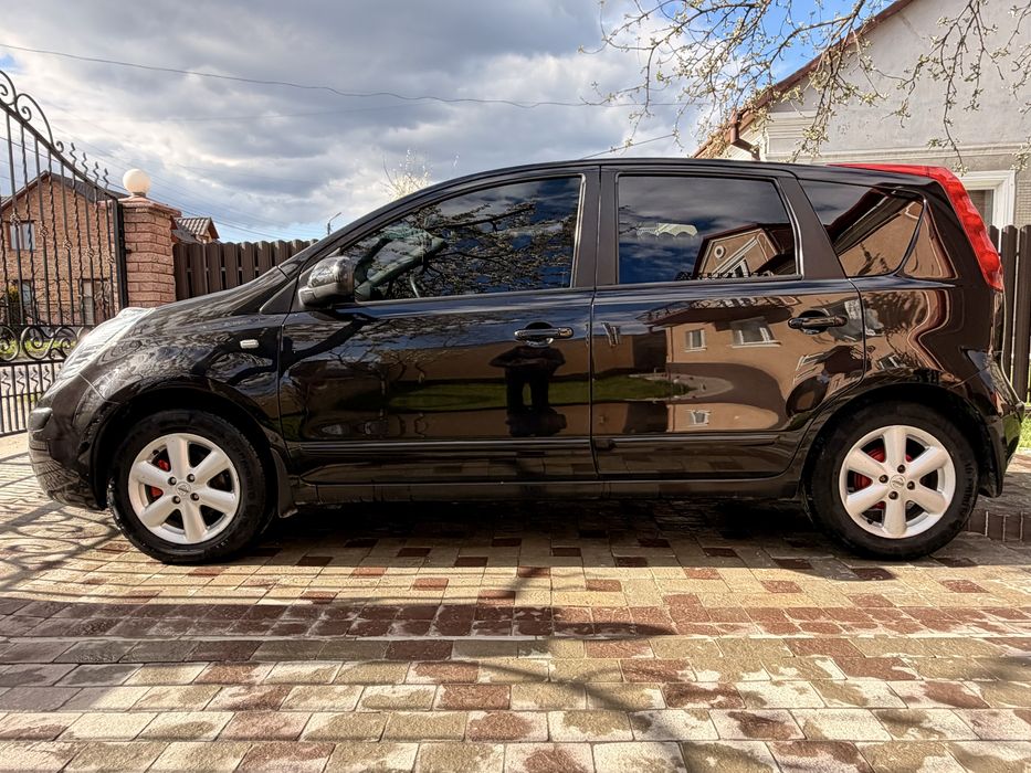 Nissan note e11.