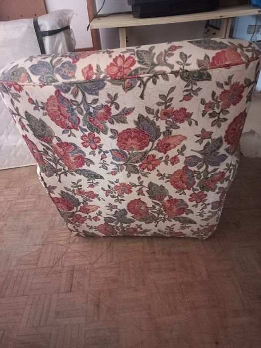 Conjunto de 2 poltronas em tecido de fantasia