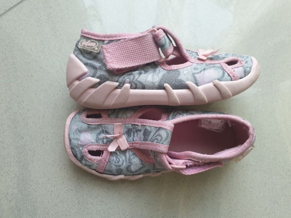 Pantofle dziewczęce Befado r.25 (15cm)