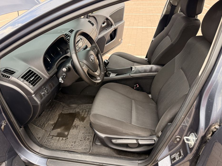 Продам Toyota Avensis 2009