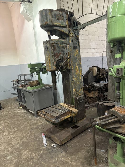 Станок свердлильний  2А135