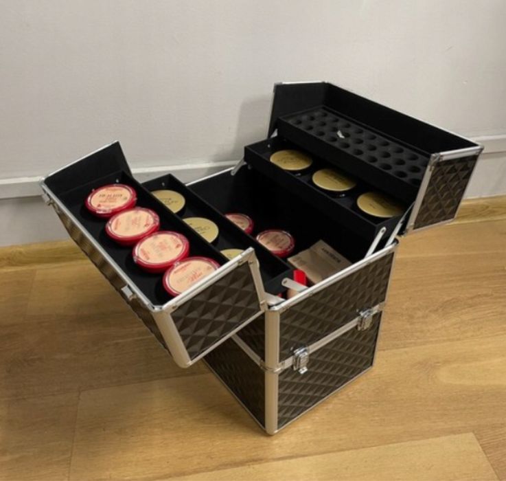 Duży kuferek kosmetyczny XL 3D z odpinanym spodem i zamkiem na klucz