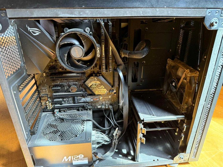 PC WINDOWS c/ Caixa CORSAIR (peças)