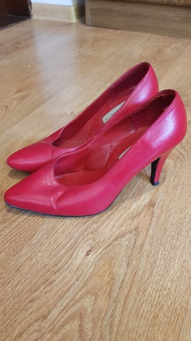 Туфлі 39 та 37 розмір