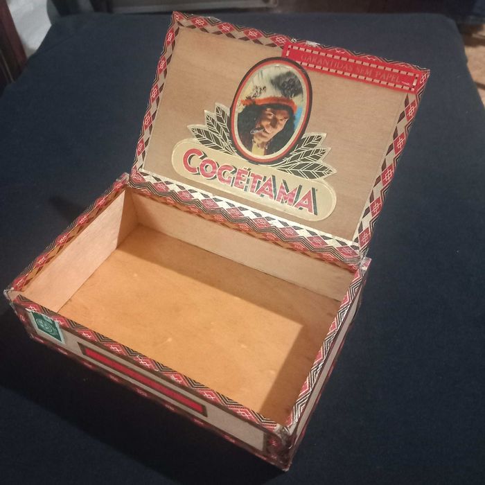 Antiga caixa de charutos
