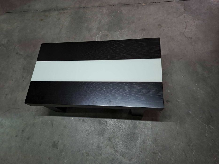 Mesa de centro de madeira retangular pequena