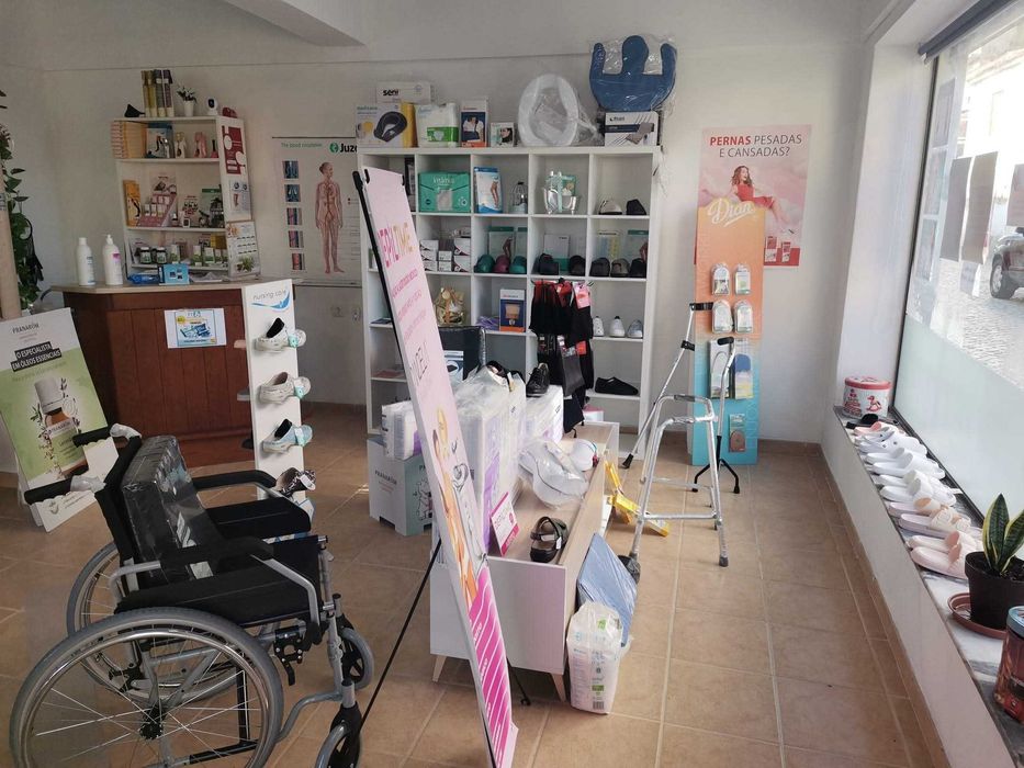 Trespasse de gabinete de podologia com carteira de clientes.