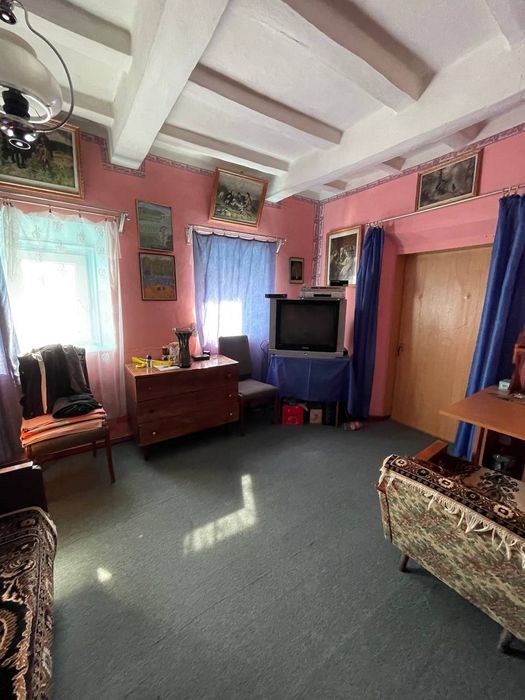 Будинок хата в селі