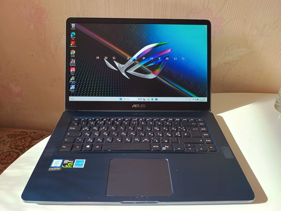 ASUS ZENBOOK UX550G i7-8750H 16Gb GTX1050Ti  4Gb SSD512Gb