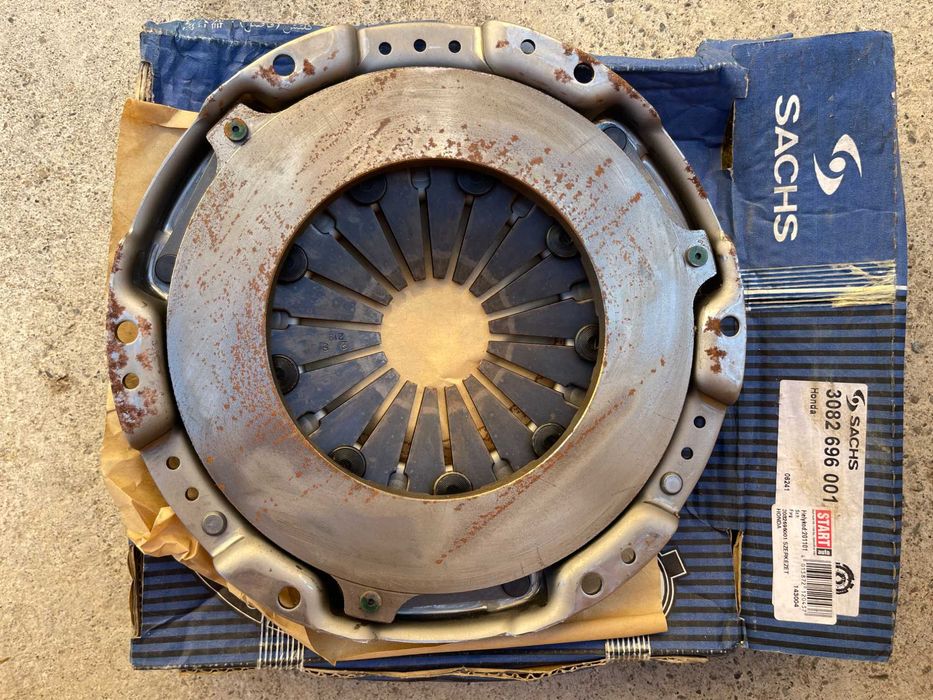 Нажимний диск зчеплення Honda
3082696001