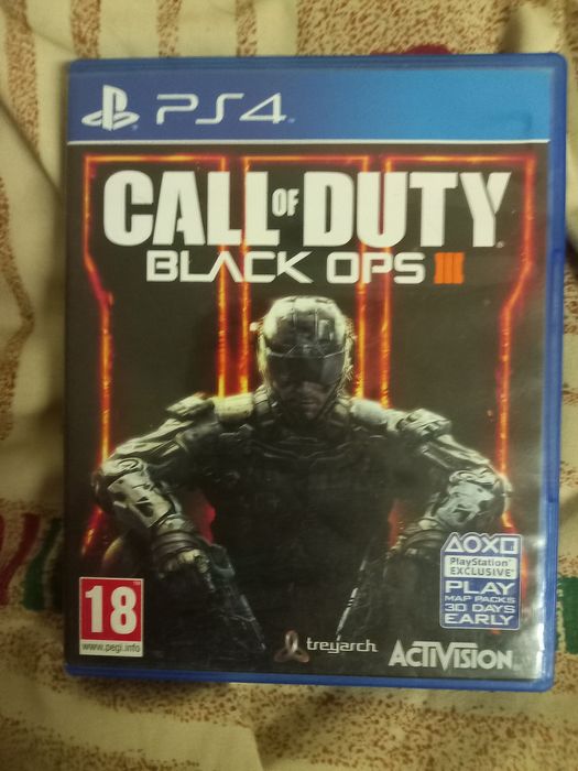 Vendo call of duty PS4