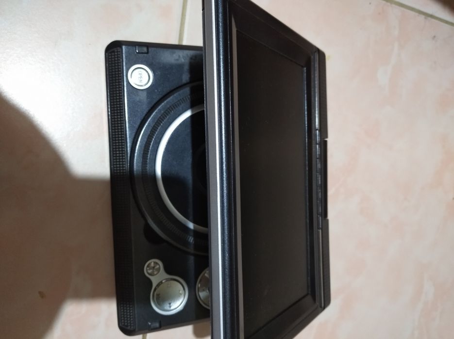 Автомобильный ДВД -USB -TV плеер.OPERA.