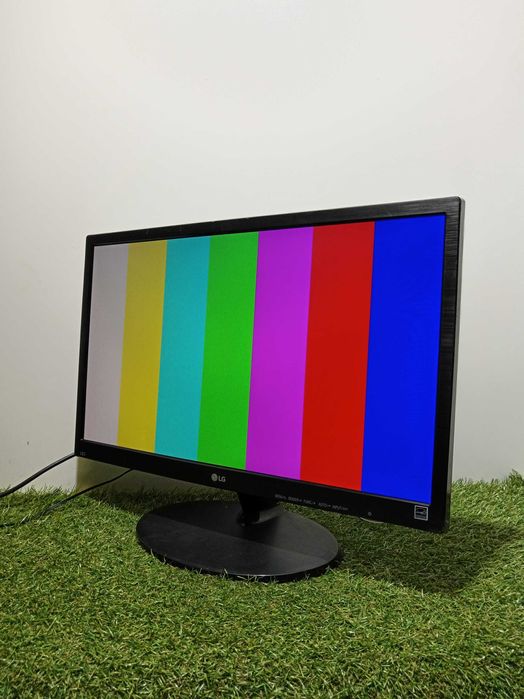 Монитор LG 22M38A (22" / Full HD / 5 мс / TN / VGA)