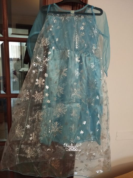 Vestido novo de princesa tamanho 4 anos
