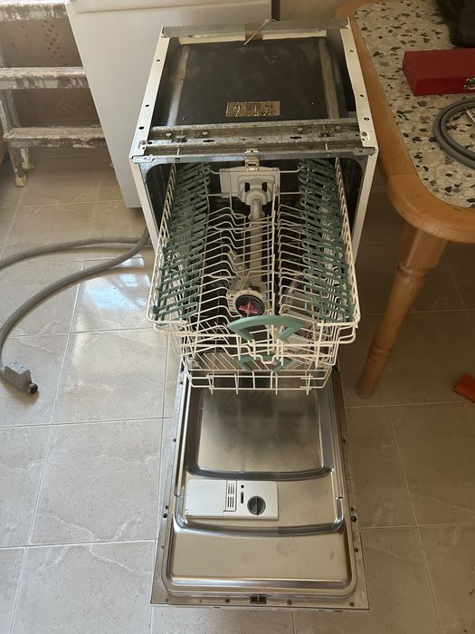 Продам посудомийку Ariston