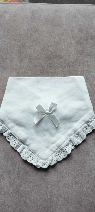 Chusta śliniak biały do chrztu