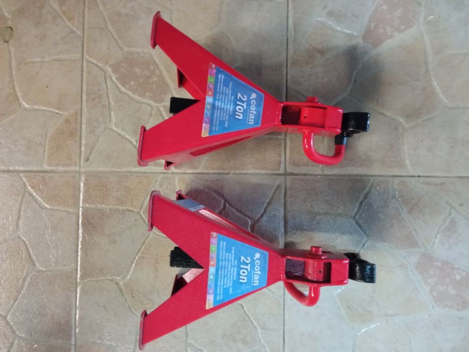 2 Cavaletes/preguiças Cofan