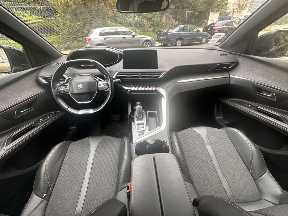 Peugeot 5008 1.5BlueHDi 130CV com 115000Kms.