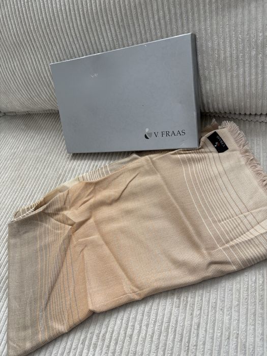 elegancki szal marki V. Fraas
