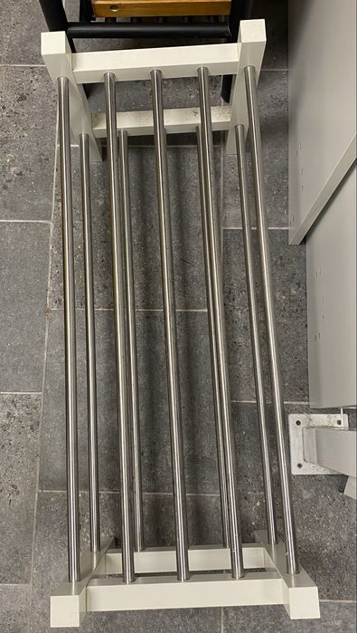 Tjusig sapateira IKEA branca