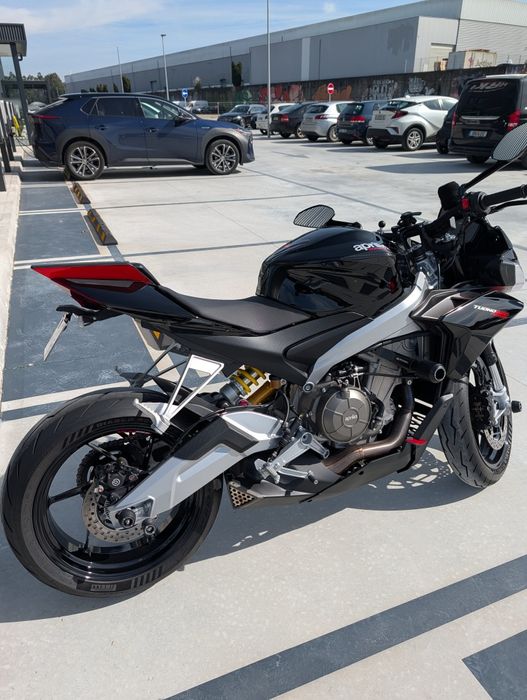 Aprilia tuono 660 factory