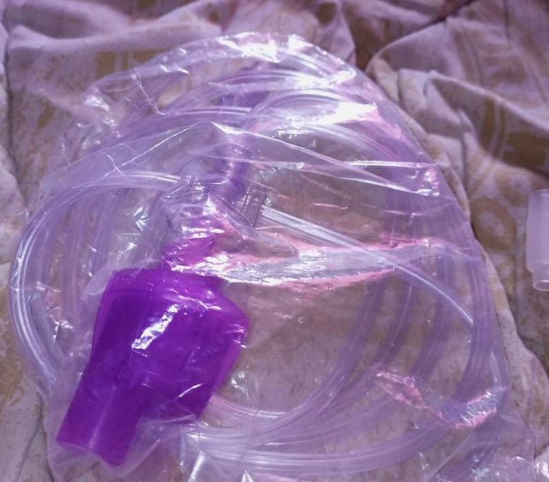 В наявності.Небулайзер компресорний + 2 шт небуломакс