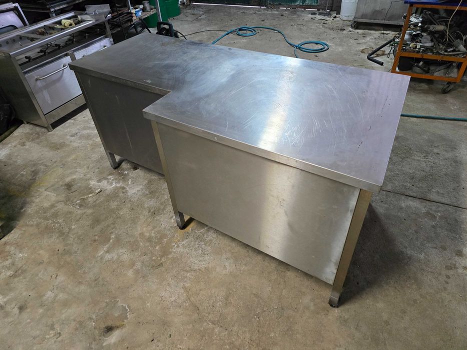 Mesa/bancada de trabalho em aço inox grande arrumação