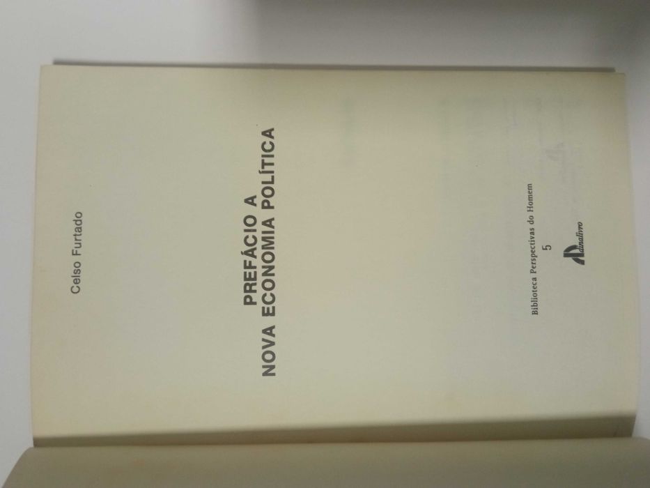 Prefácio a nova economia política, de Celso Furtado