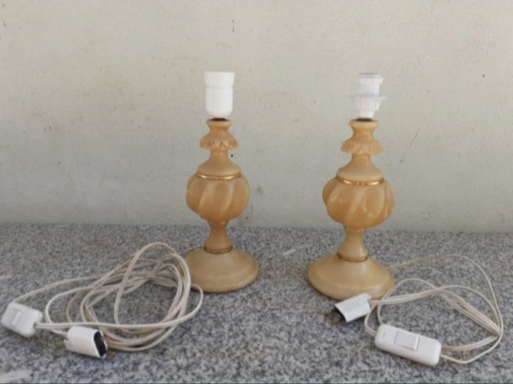 Candeeiros de mesa antigos par