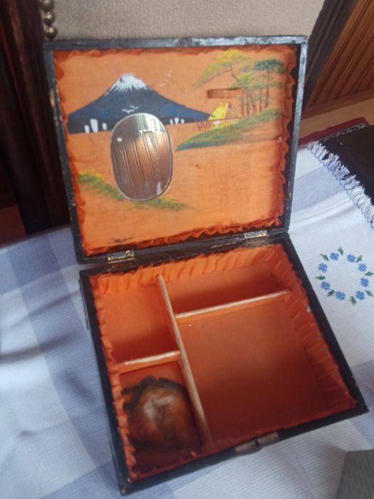 Vários Guarda - jóias e frasquinhos antigos (para desocupar)