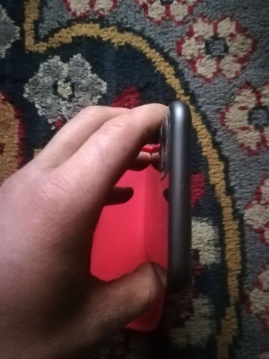 Обміняю айфон 11 на мото