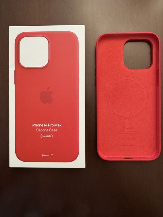 Capa Silicone Case com MagSafe para iPhone 14 Pro Max - Red