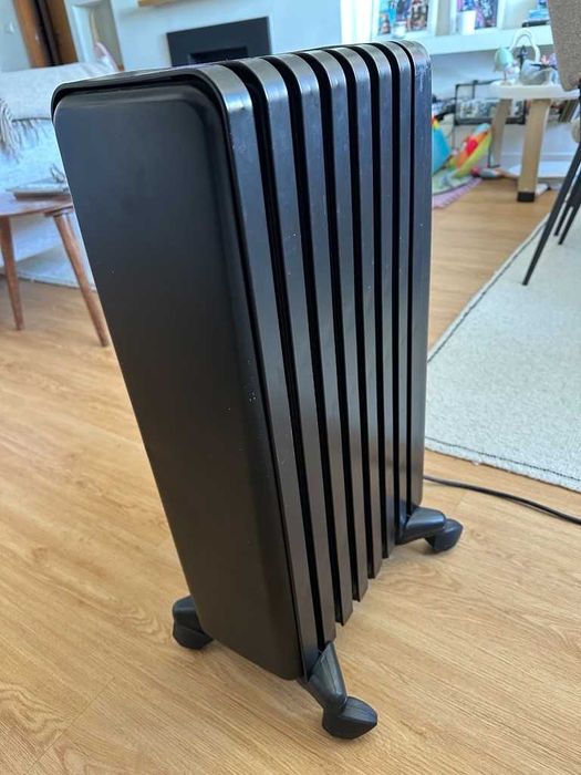 Aquecedor a óleo Rowenta preto (2000W)