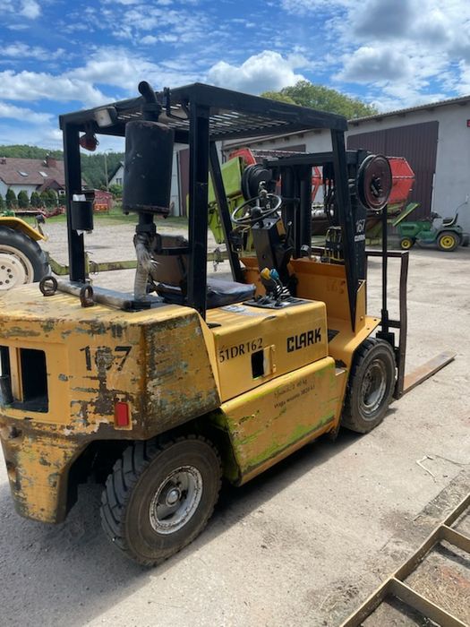 Sztaplarka wózek widłowy Clark