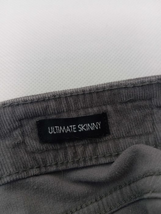 Damskie spodnie sztruksowe Calvin Klein W30 S ultimate skinny