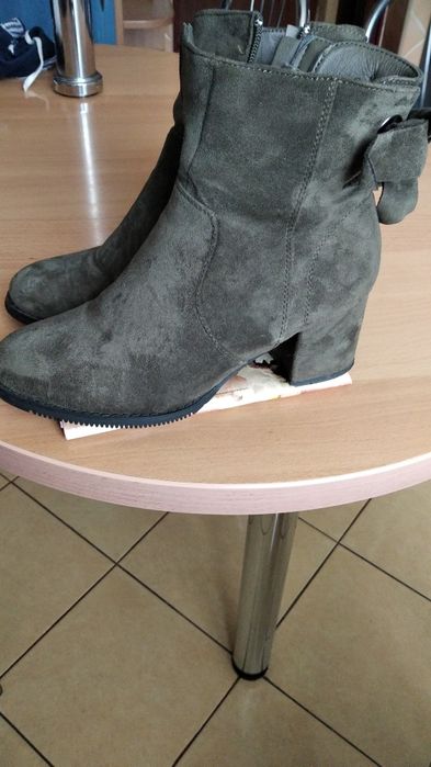 Botki zamszowe 38