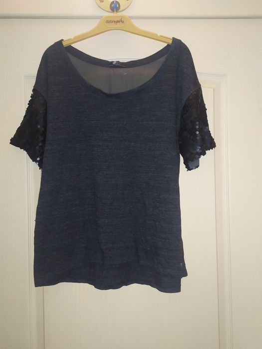 Блузка бренда Guess