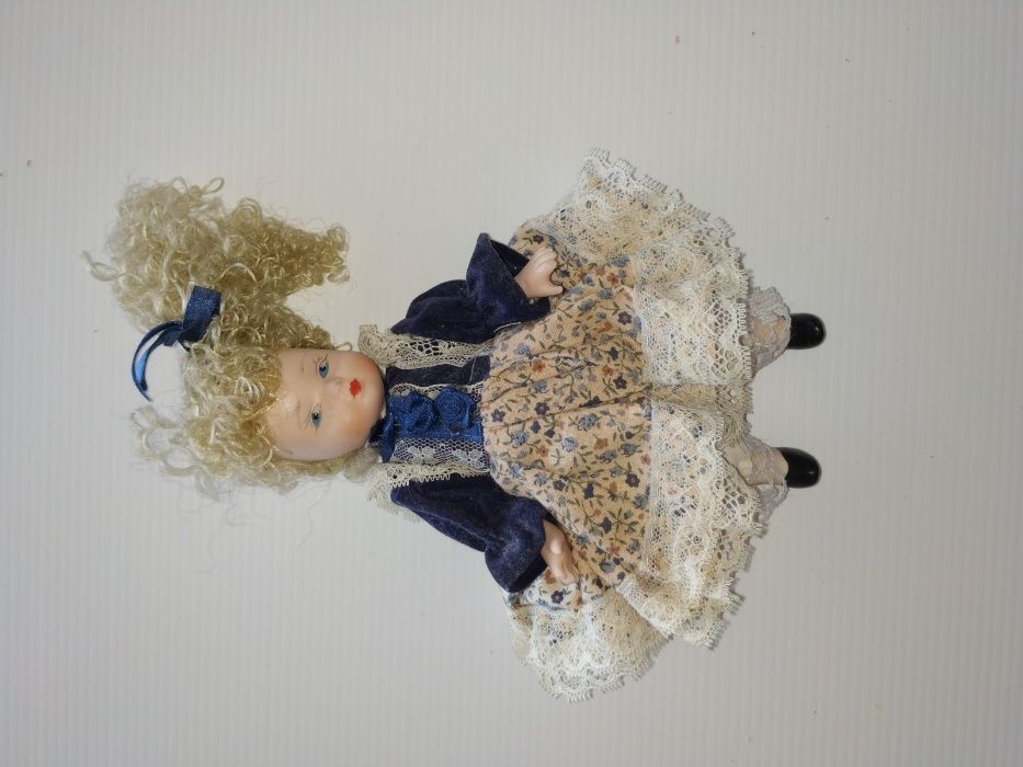Colecção de Bonecas antigas com corpo em porcelana