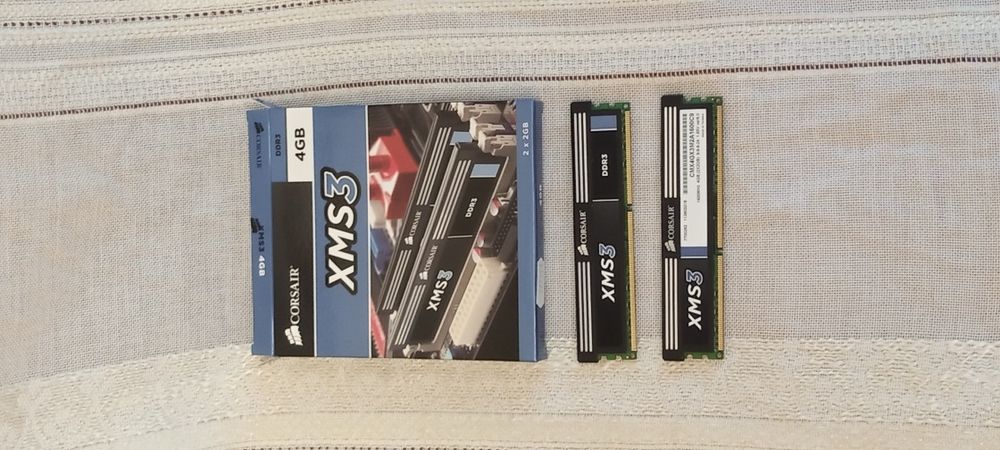Модуль памяти Corsair XMS - 3  DDR 3 . 4 GB .