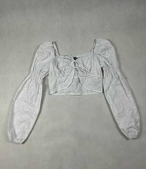 biała koszula bluzka wiązana biała z bufiastymi rękawami crop top