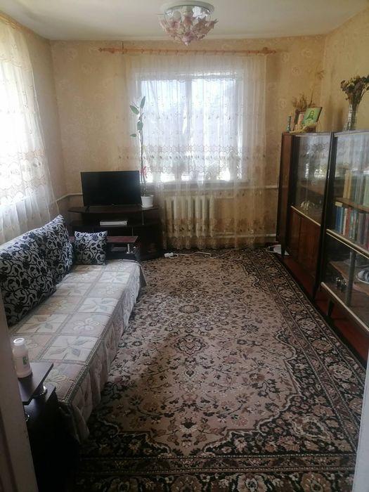 Продам дом и 1/2 дома в одном дворе
