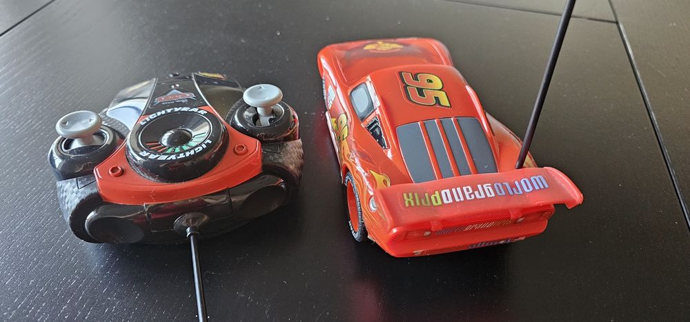 Carrinho controlo remoto Lightining Mcqueen comprado na Disney