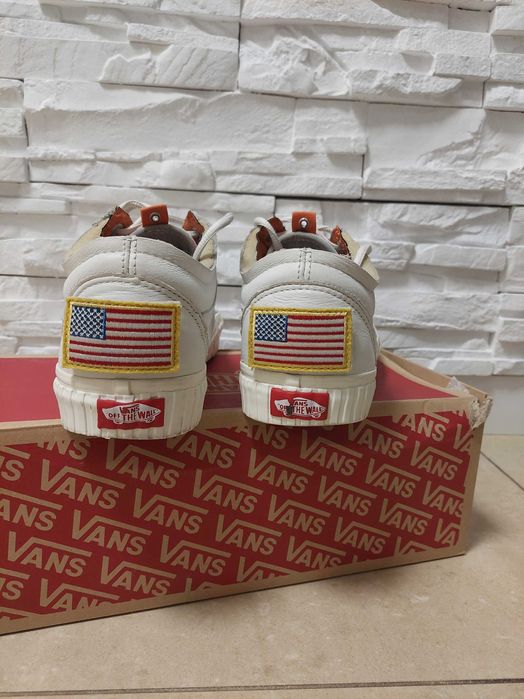 Buty Vans of the Wall r 42, 27 cm