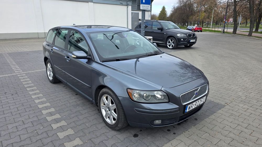 Volvo V50 VOLVO V50 2.4i Automat 170KM MOMENTUM