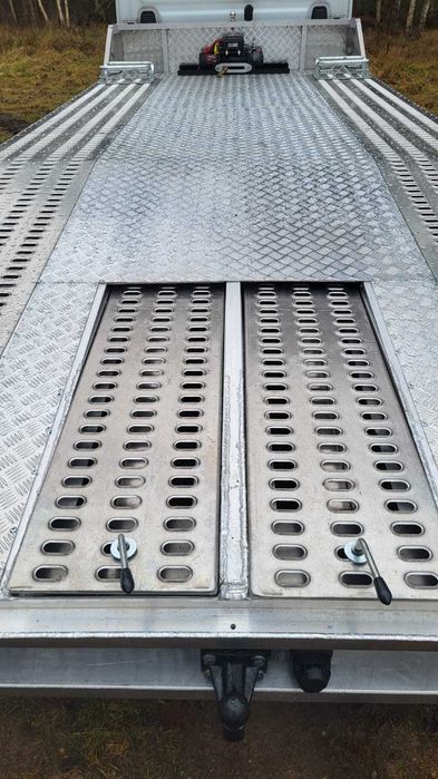 Zabudowa autolaweta, najazd